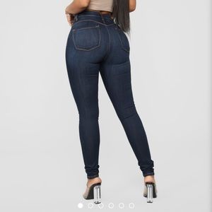 A pair of BRAND NEW fashion nova jeans